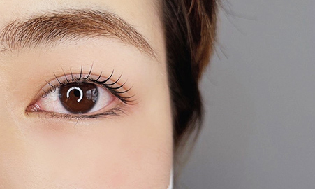 まつげパーマかエクステでお悩みのお客様